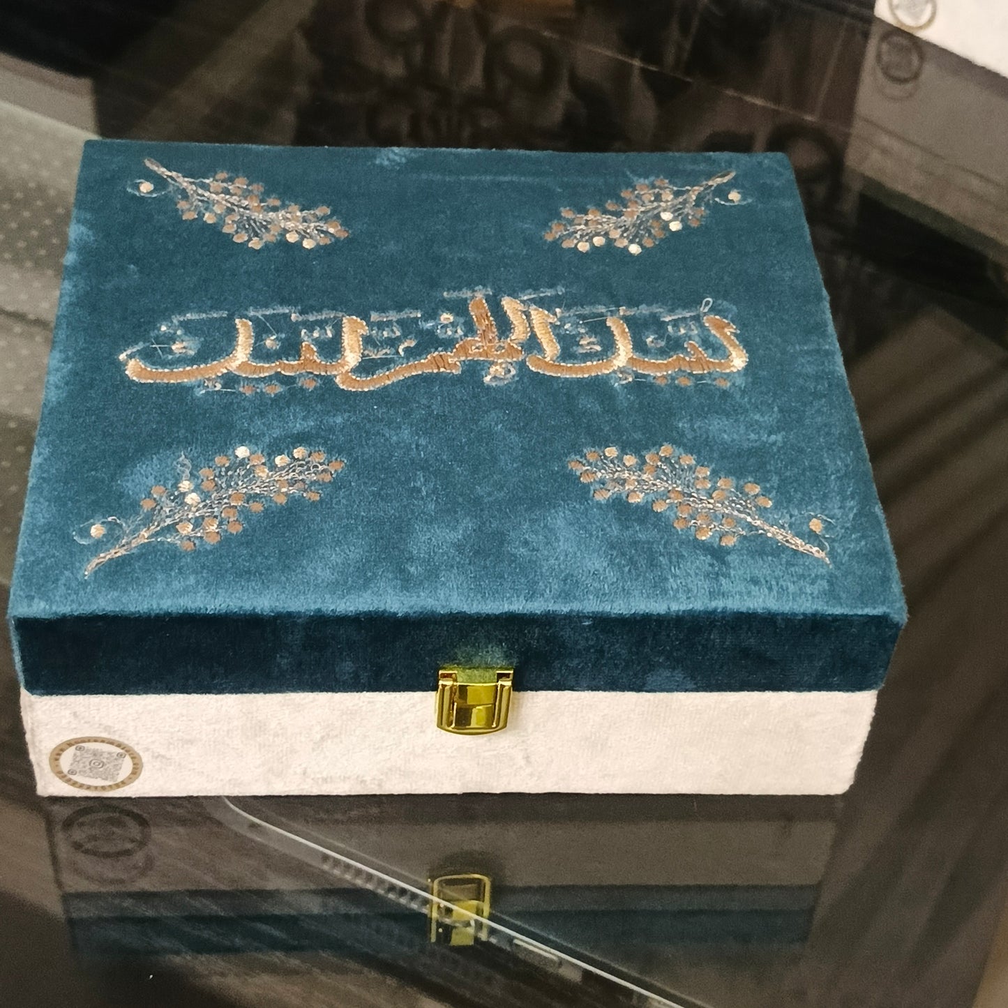 Wooden velvet excuiset Embroidered box