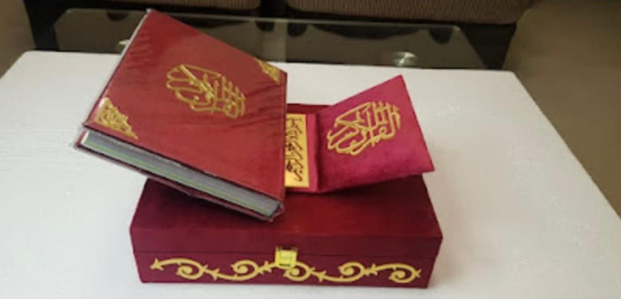 Walvet Quran Pak With Box