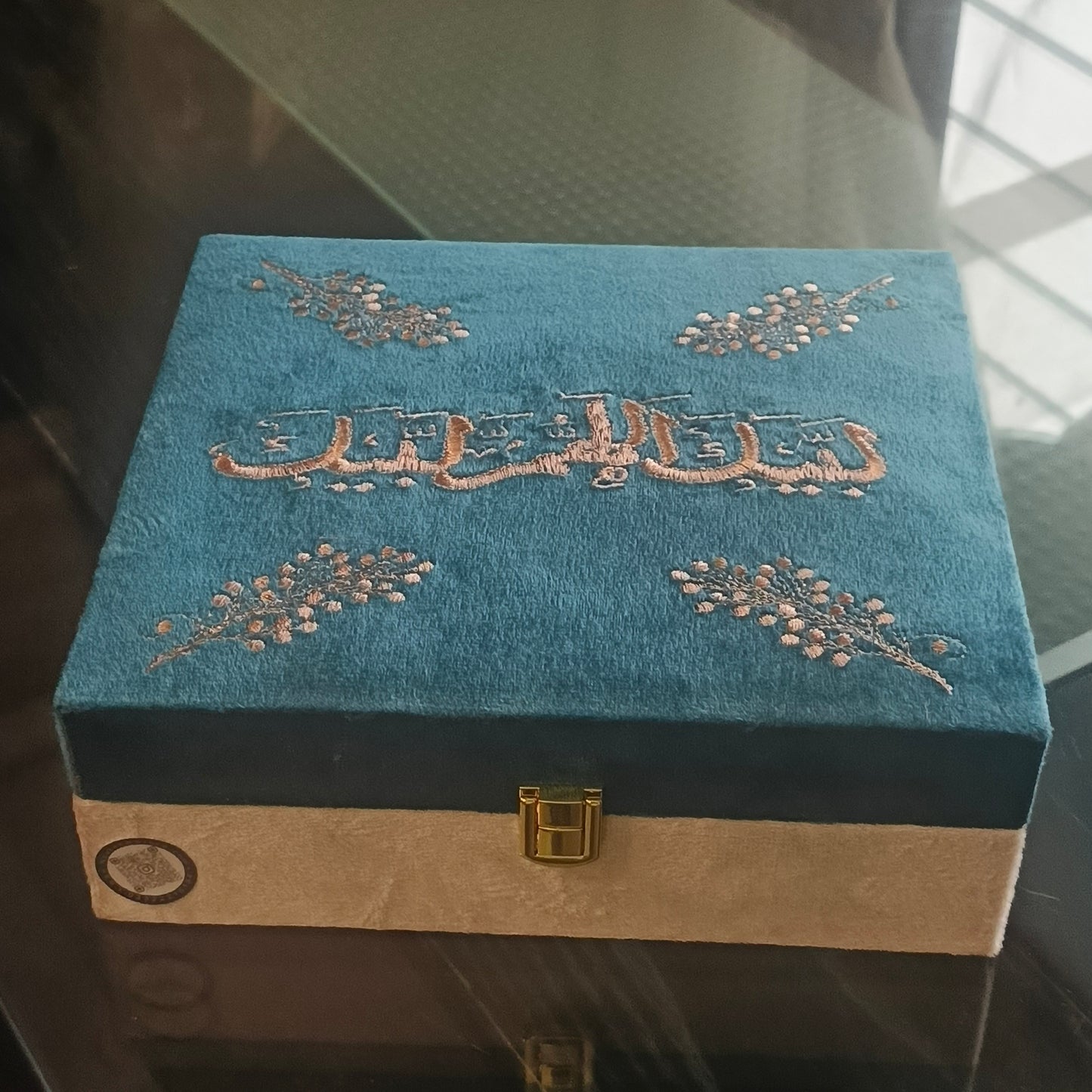 Wooden velvet excuiset Embroidered box