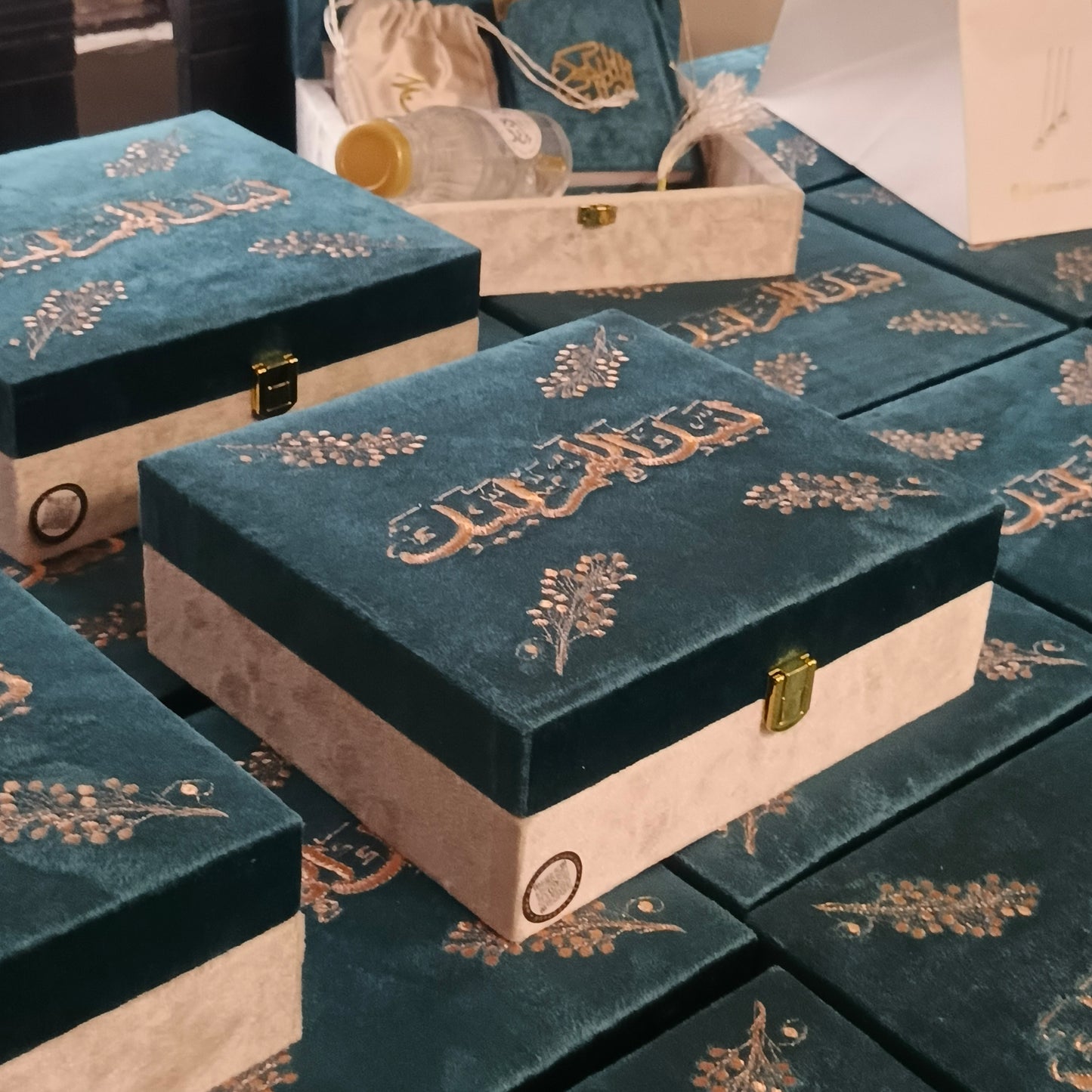 Wooden velvet excuiset Embroidered box