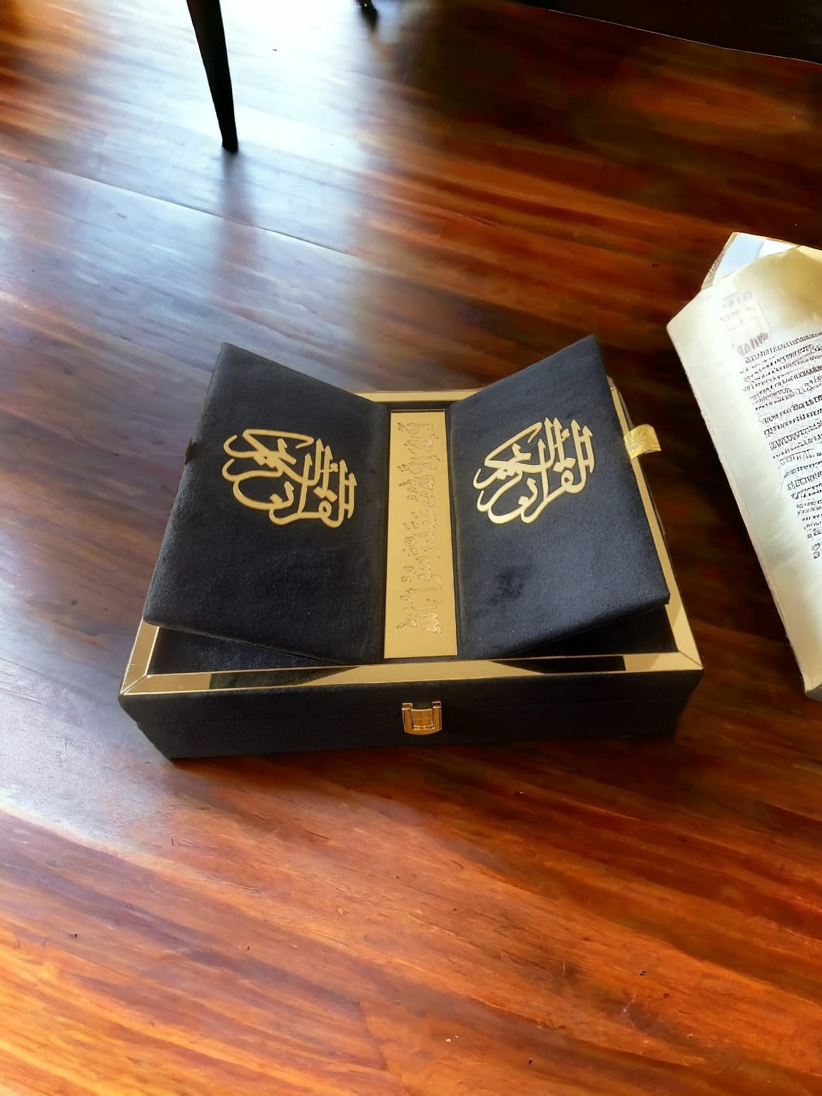 Velvet wrapped Quran Only Rehail box with Velvet Quran cover jusdan