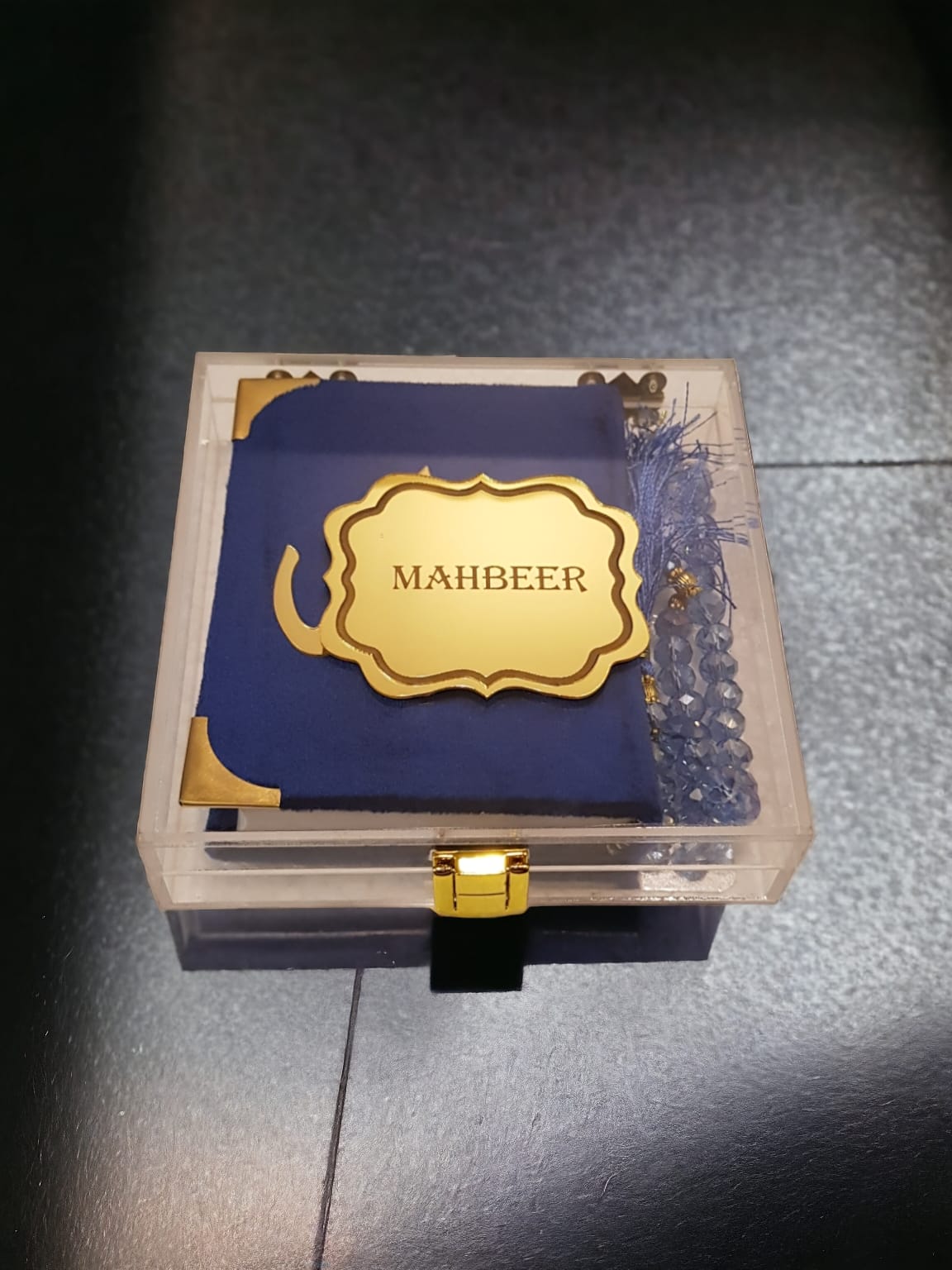 Elegent Design Customazied Acrylic Box Complete Set wiith velvet Quran and beats Tasbeeh