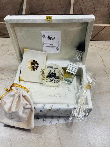 Umrah Tabbaruk Wooden Velvet Luxury Gift Set